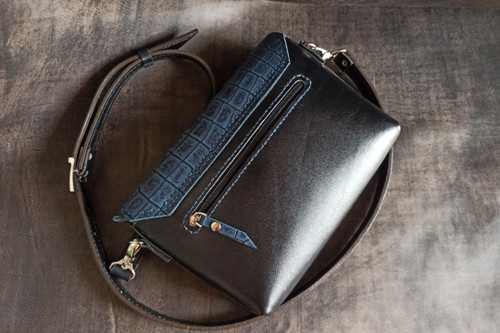 کیف دوشی زنانه چرم طبیعی جاداروسبک